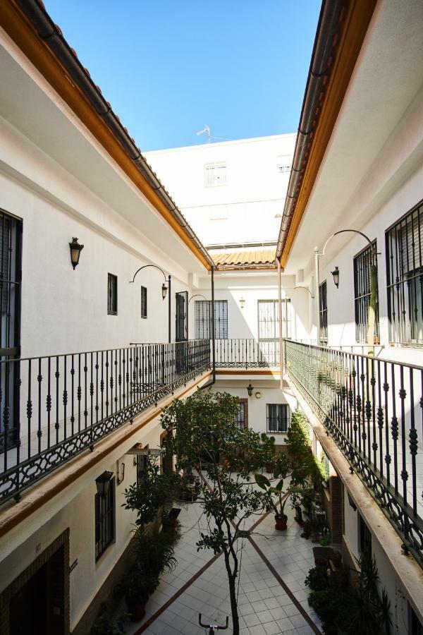 Escoberos Courtyard Duplex By Valcambre * Seville
